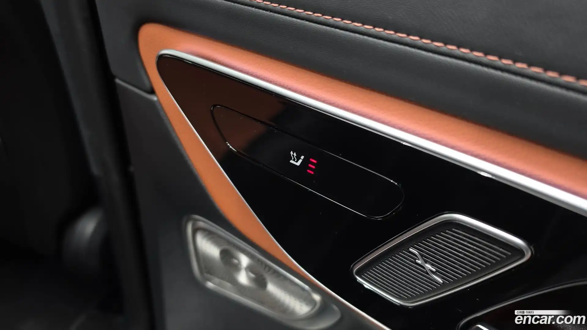 GLC-Class Mercedes-Benz 2023.7-OPTION-049