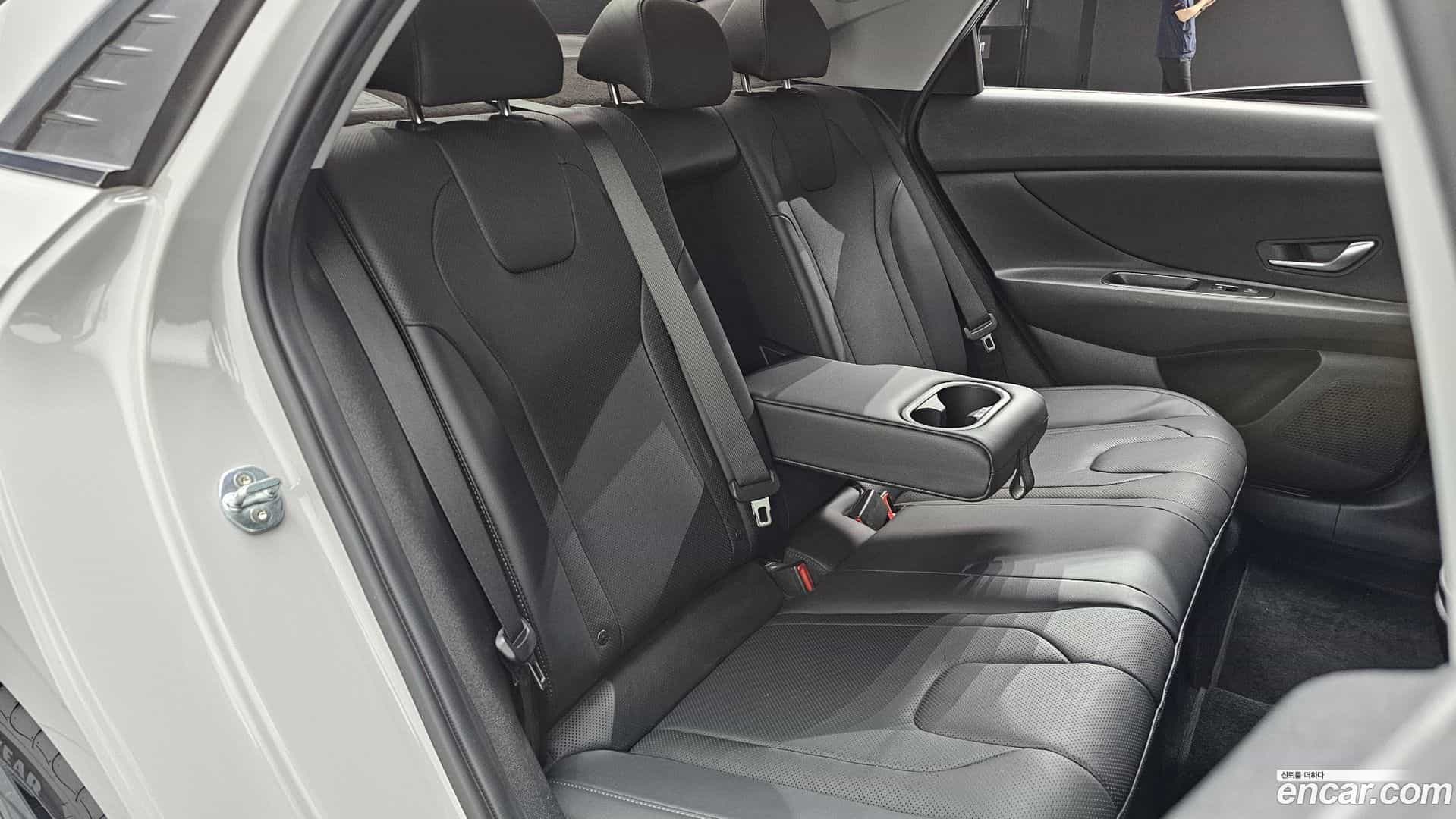 AVANTE Hyundai 2020.7-OPTION-015