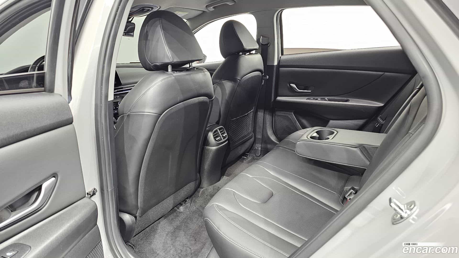 AVANTE Hyundai 2020.7-OPTION-016
