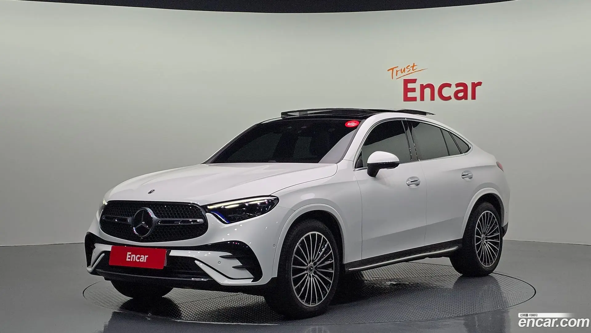 Main__Slider__Photo:GLC-Class Mercedes-Benz 2025.5-0