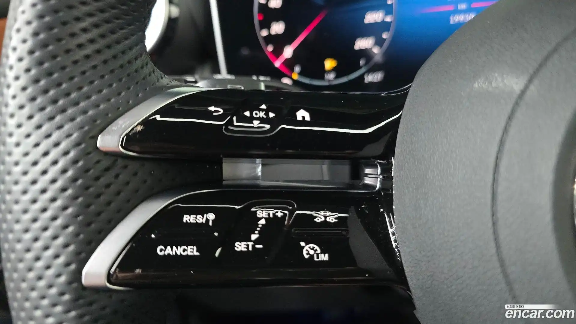 GLC-Class Mercedes-Benz 2025.5-OPTION-040