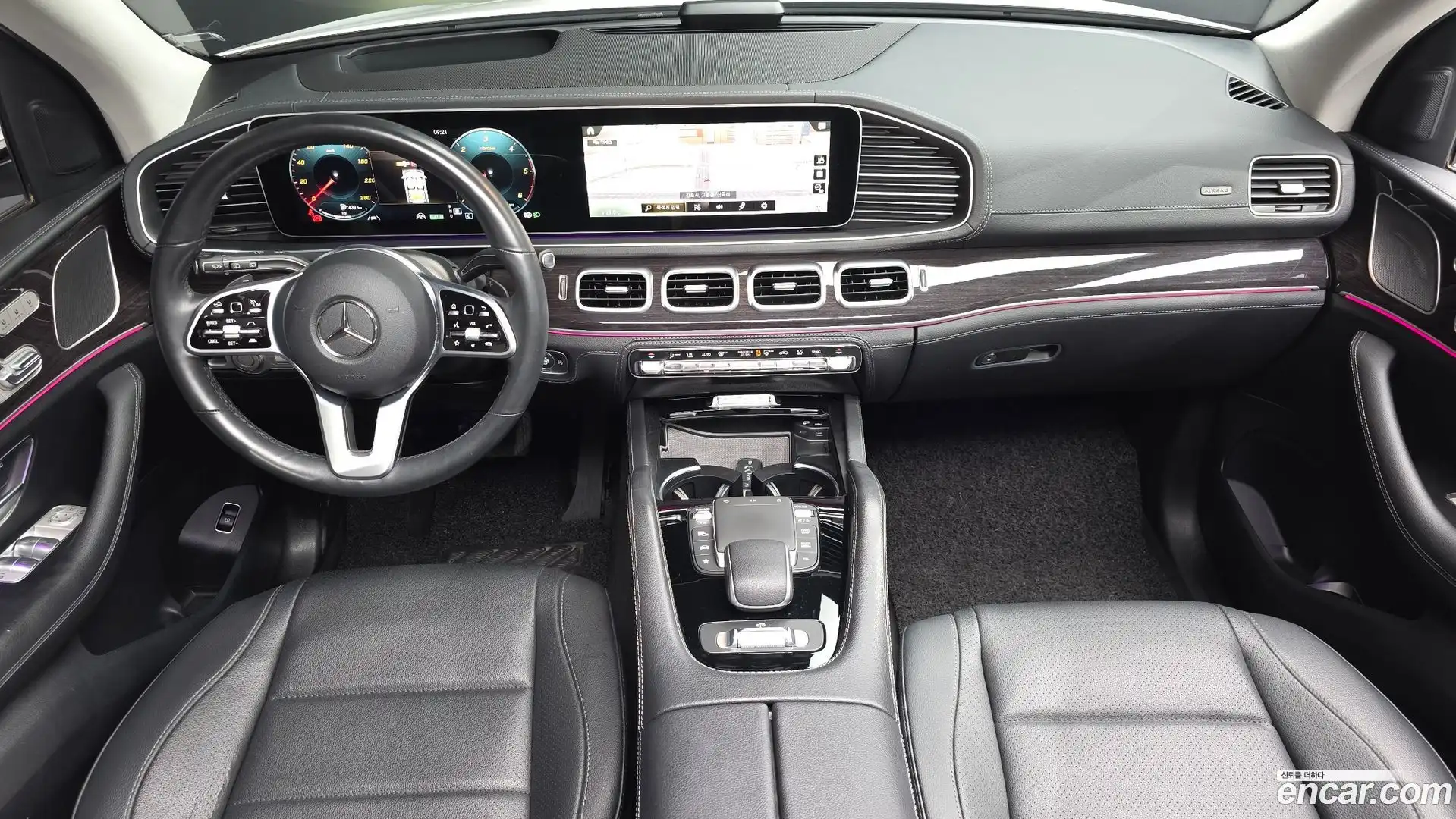 GLE-Class Mercedes-Benz 2022.2-INNER-007