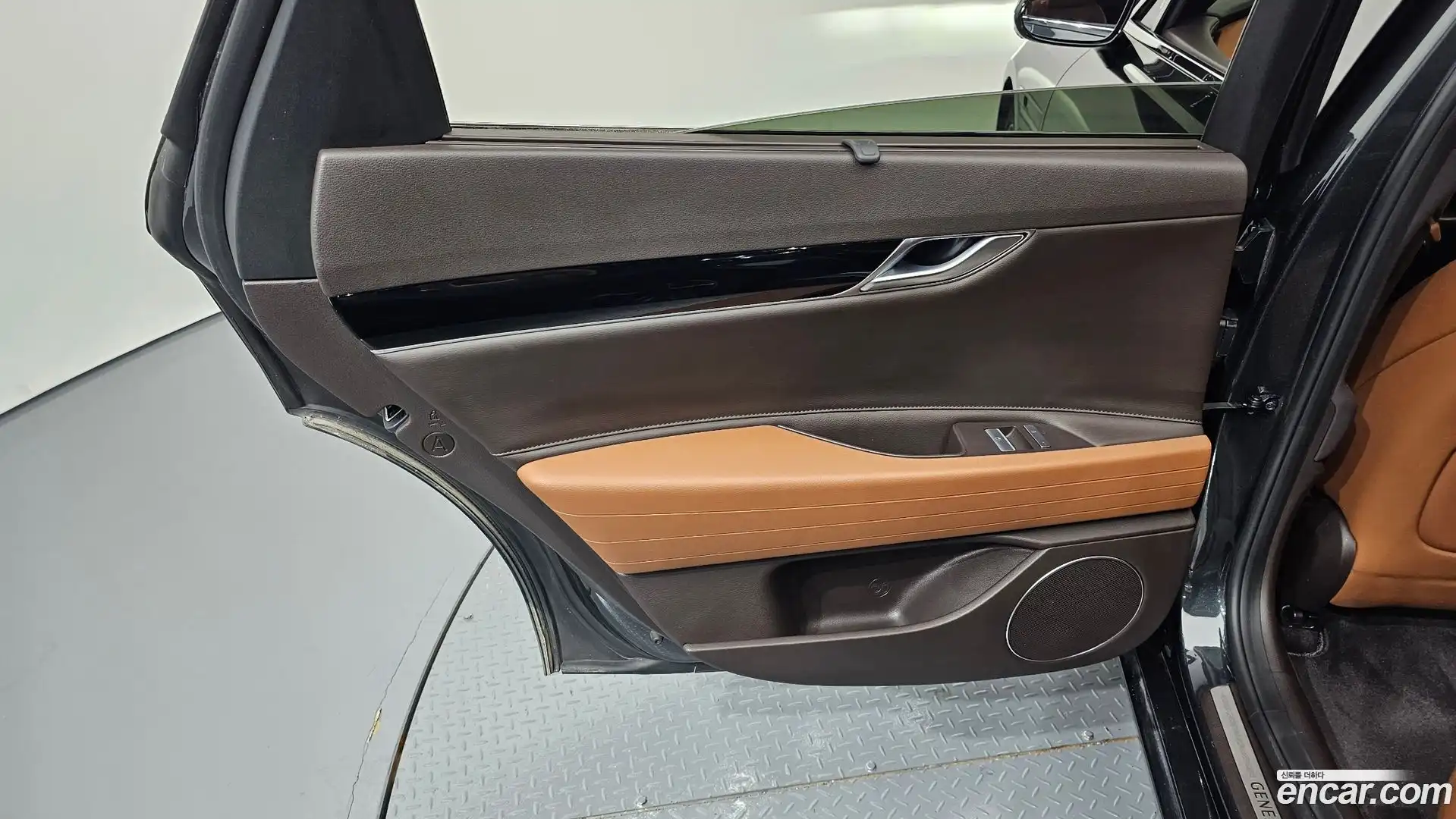 G80 Genesis 2020.11-INNER-035