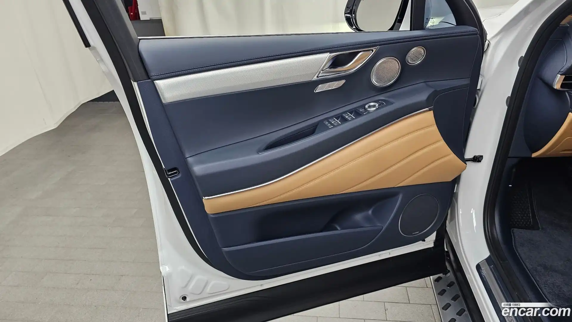 GV80 Genesis 2023.3-INNER-034