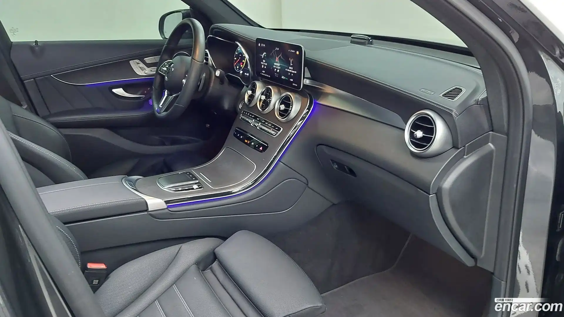 GLC-Class Mercedes-Benz 2023.3-INNER-009