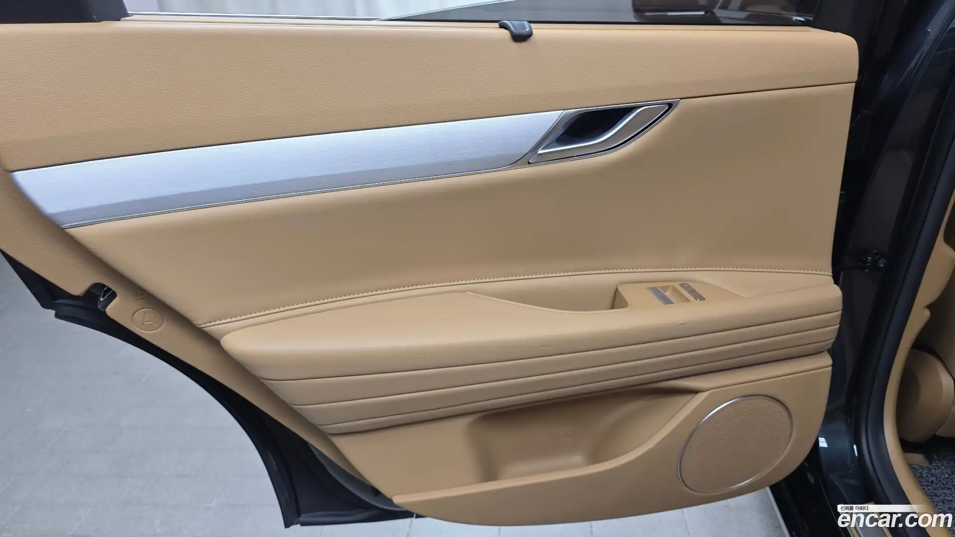 G80 Genesis 2025.5-INNER-035