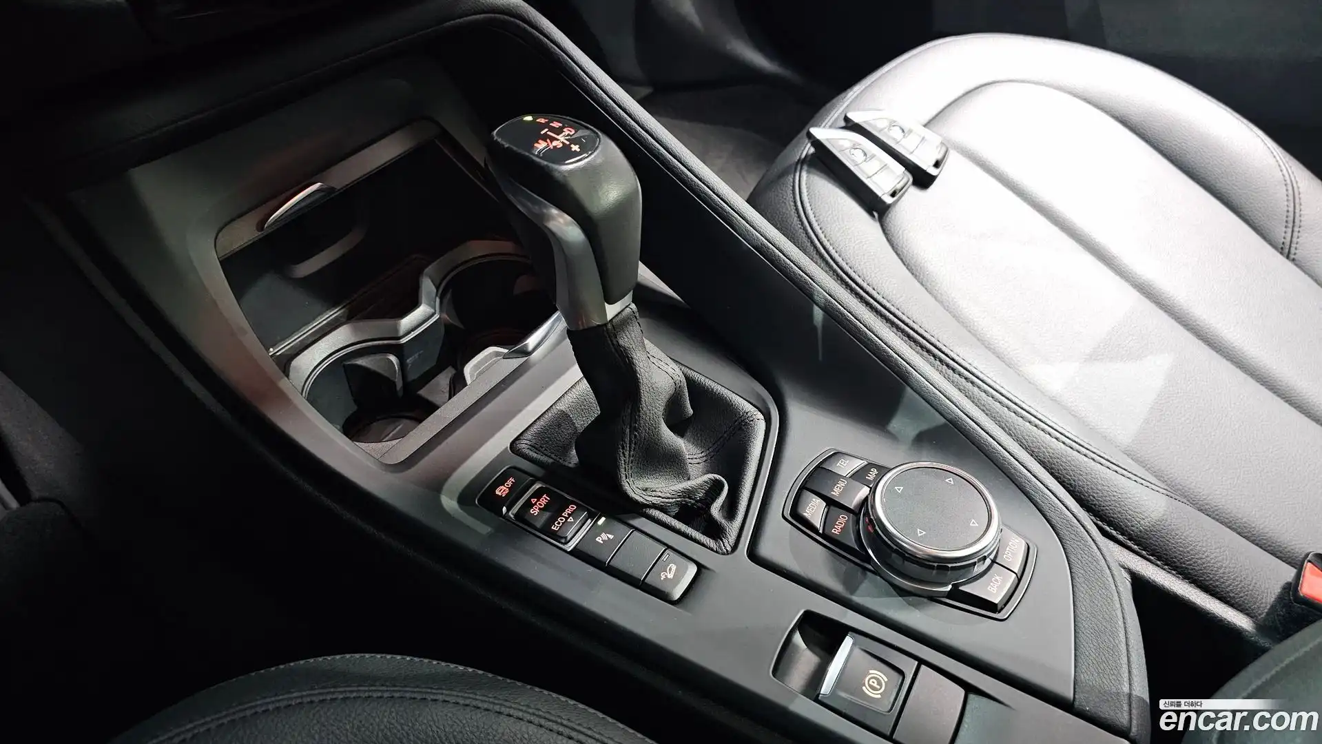 X1 BMW 2016.7-INNER-009