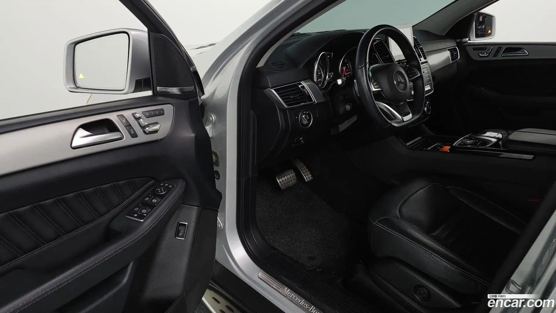 GLE-Class Mercedes-Benz 2018.5-INNER-010
