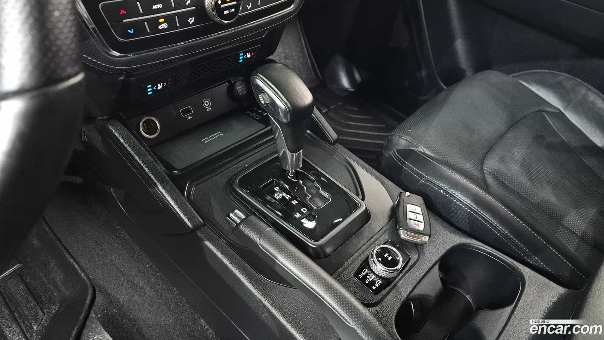 Rexton KG Mobility 2021.8-INNER-009