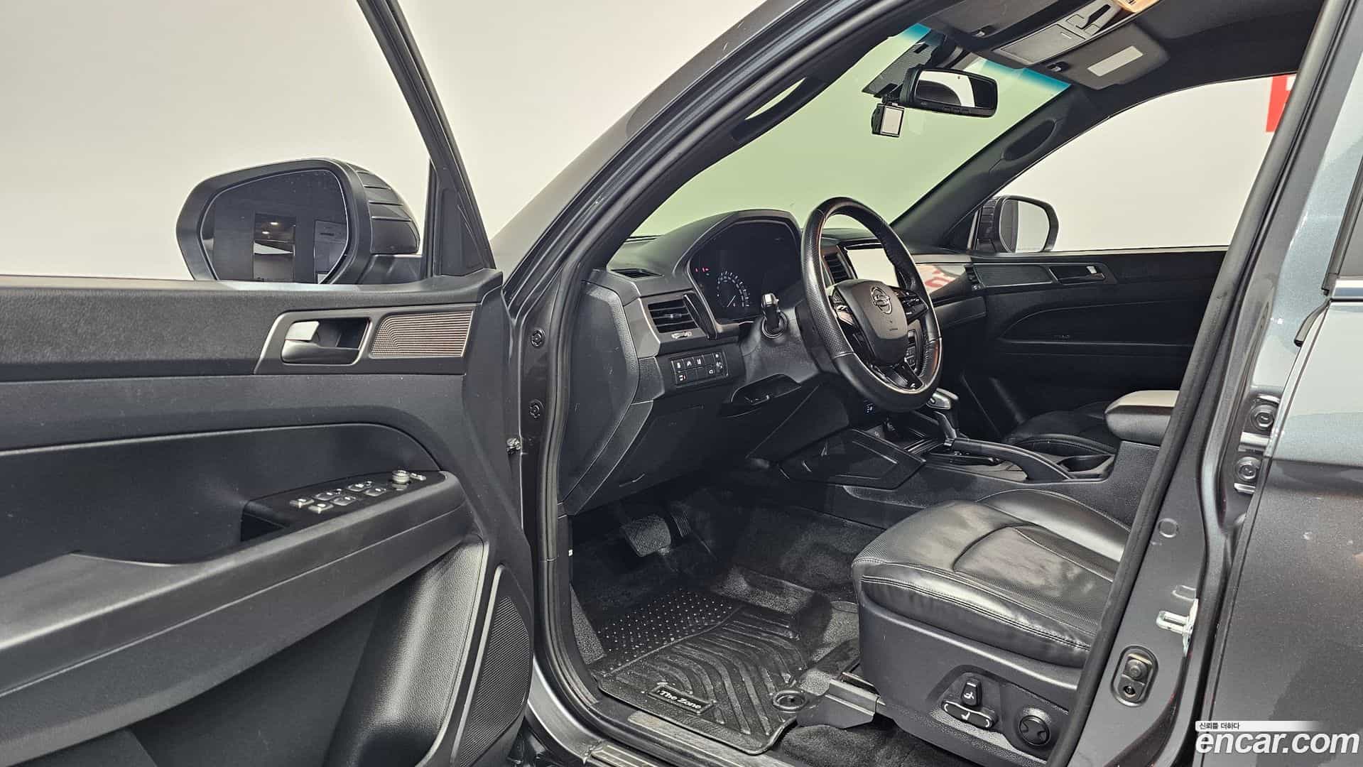 Rexton KG Mobility 2021.8-INNER-010