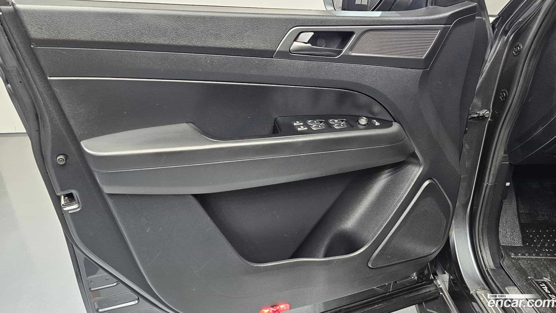 Rexton KG Mobility 2021.8-INNER-034