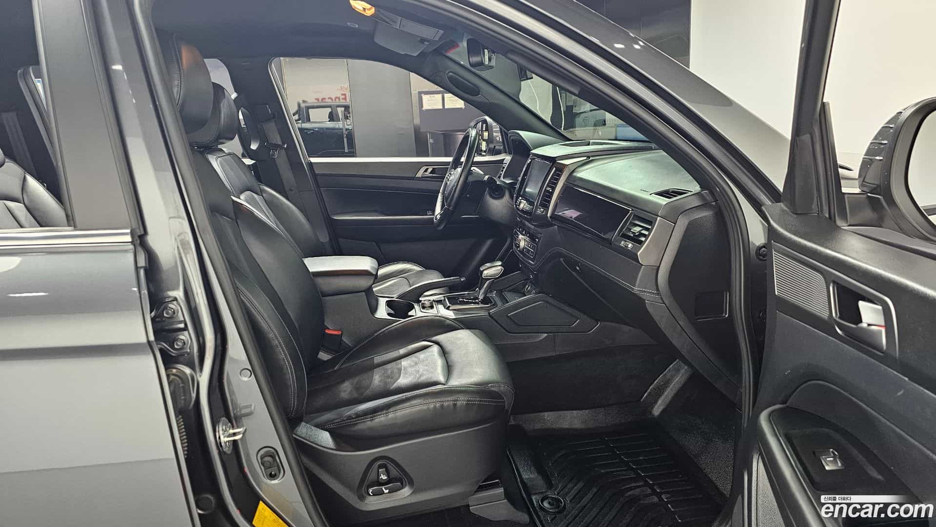 Rexton KG Mobility 2021.8-INNER-036