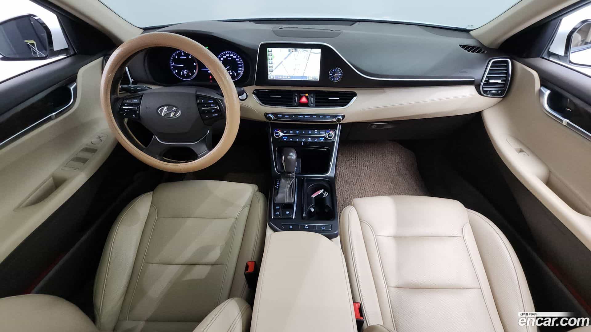 Grandeur Hyundai 2018.0-INNER-007