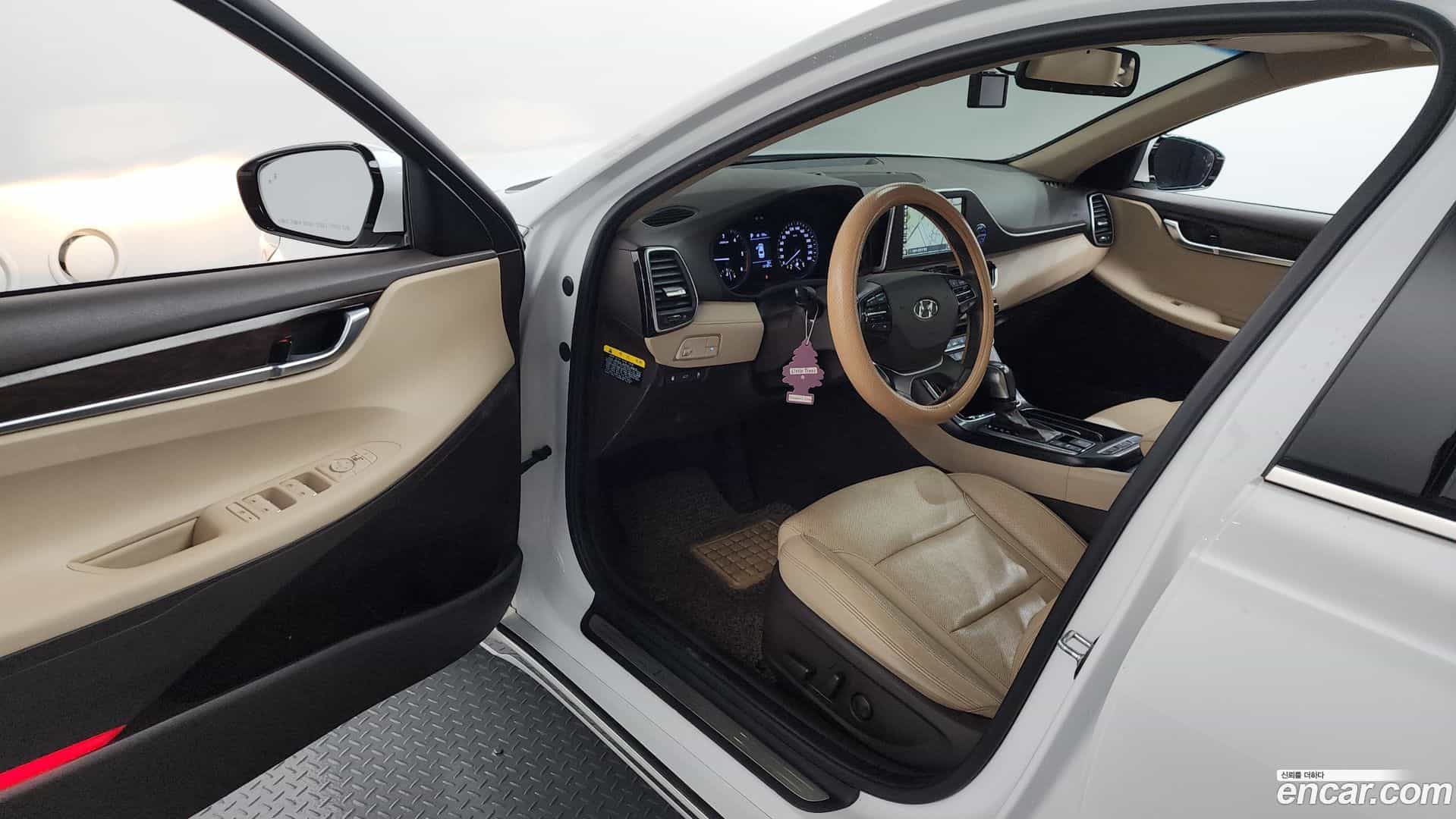 Grandeur Hyundai 2018.0-INNER-010