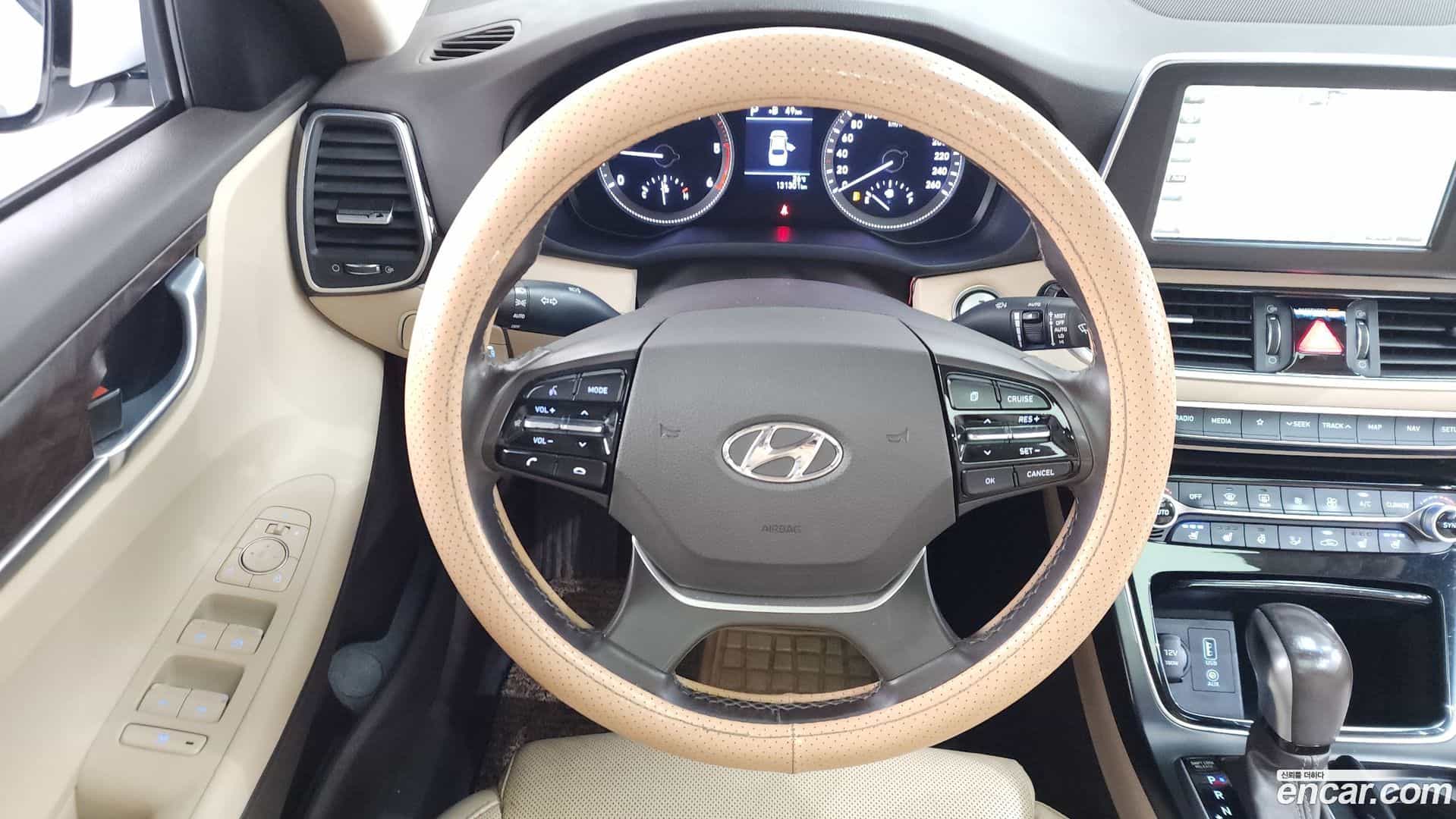 Grandeur Hyundai 2018.0-OPTION-018
