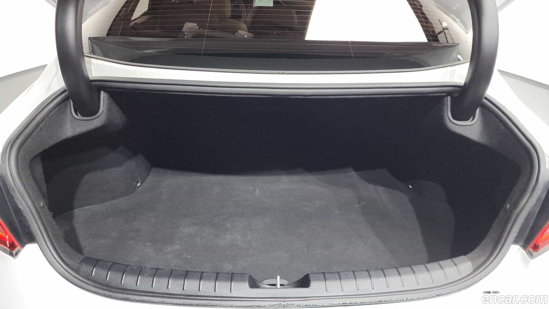 Grandeur Hyundai 2018.0-OPTION-022