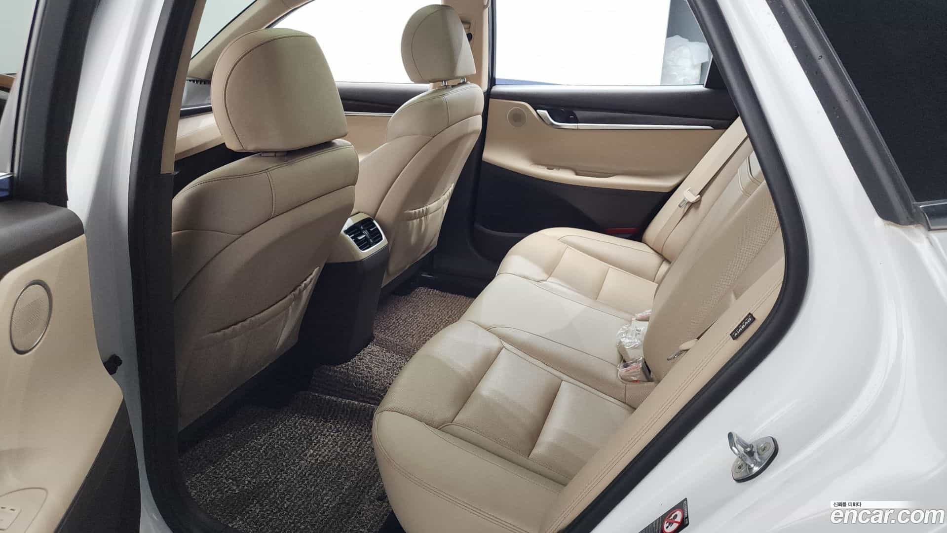Grandeur Hyundai 2018.0-OPTION-023