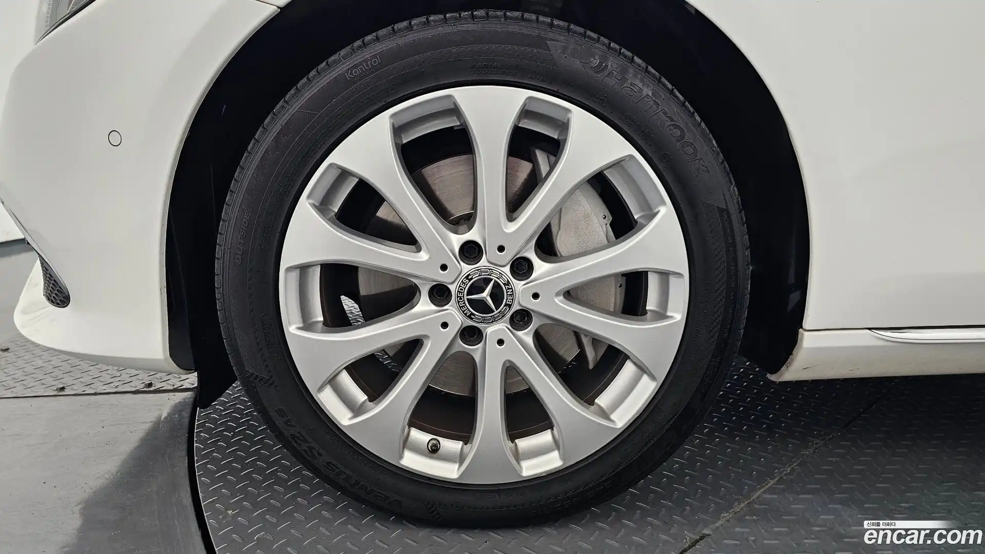 E-Class Mercedes-Benz 2020.3-OUTER-005