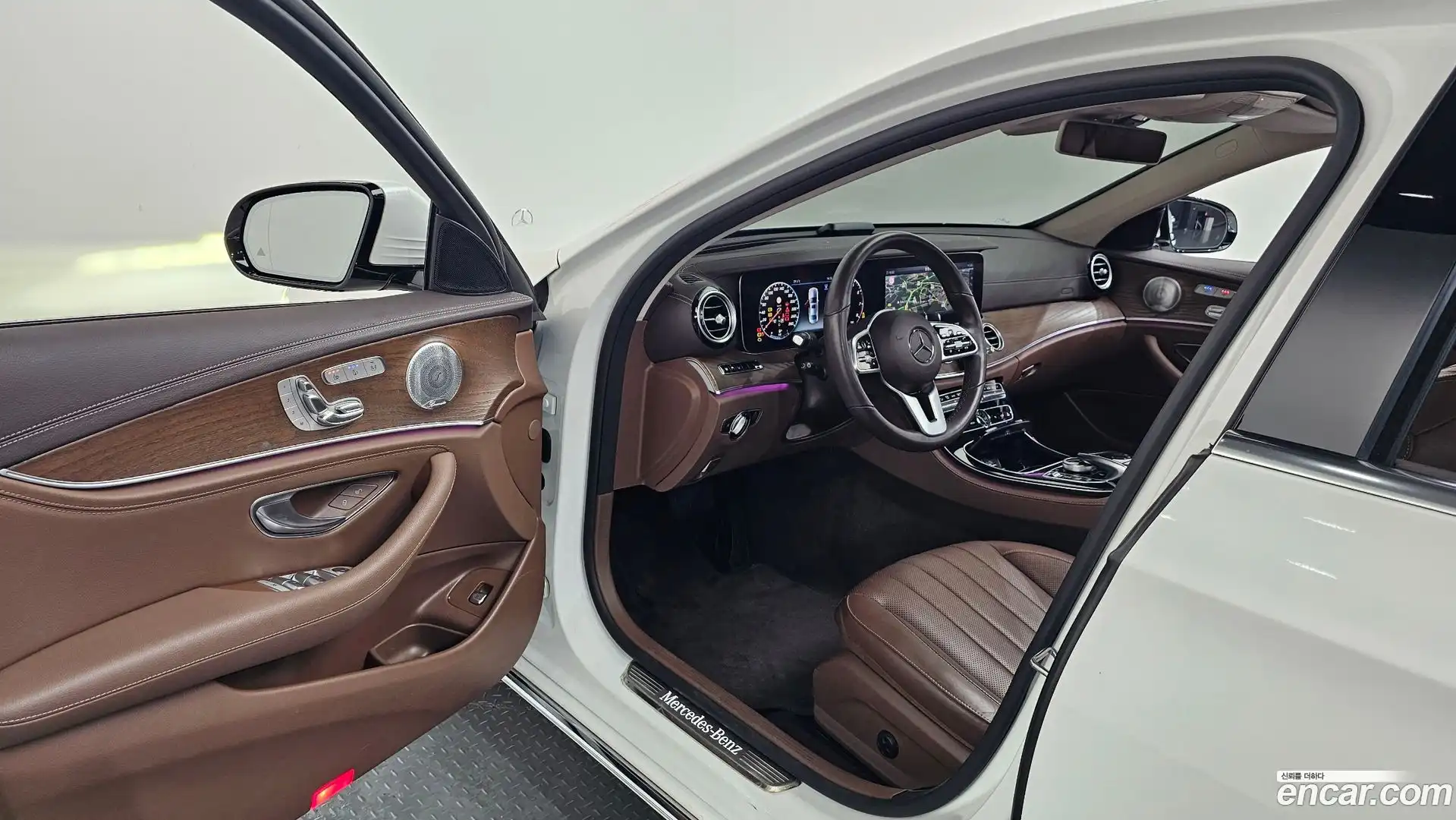 E-Class Mercedes-Benz 2020.3-INNER-010