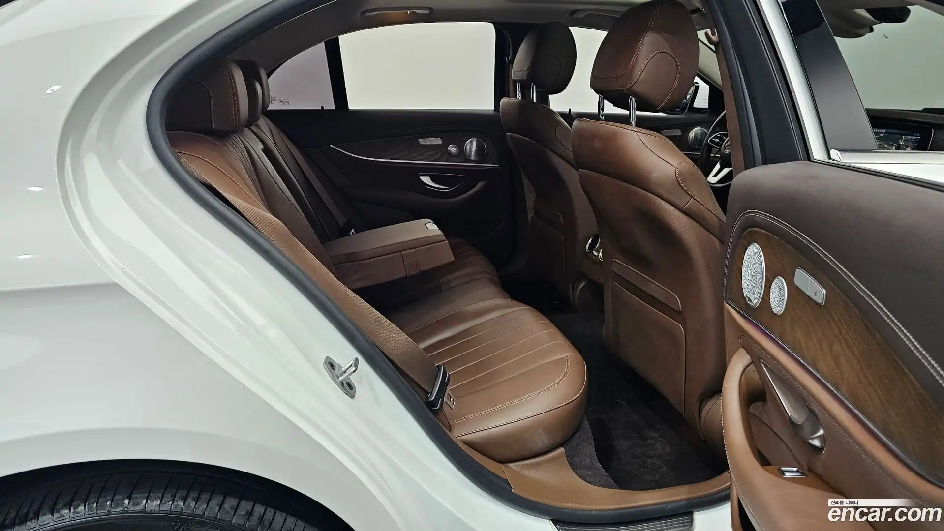 E-Class Mercedes-Benz 2020.3-OPTION-015