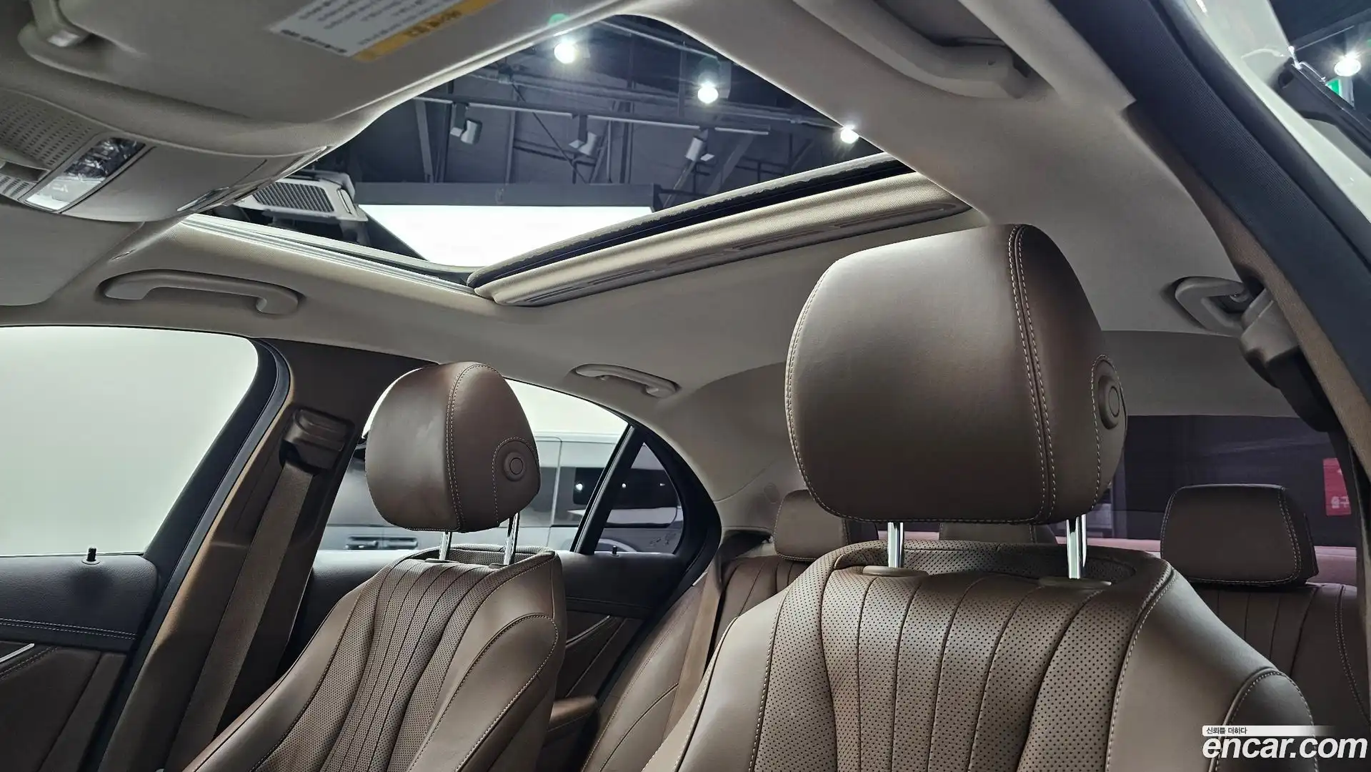 E-Class Mercedes-Benz 2020.3-OPTION-020