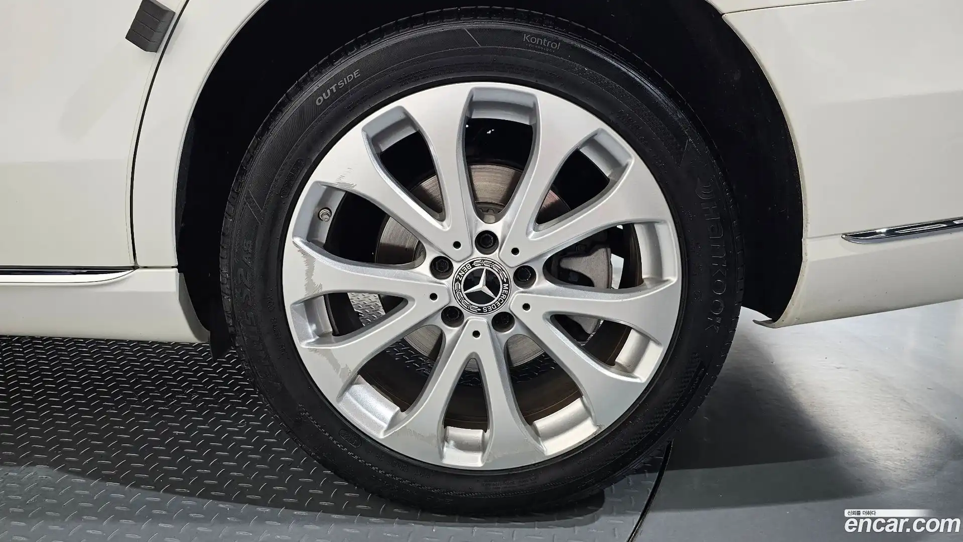 E-Class Mercedes-Benz 2020.3-OUTER-031