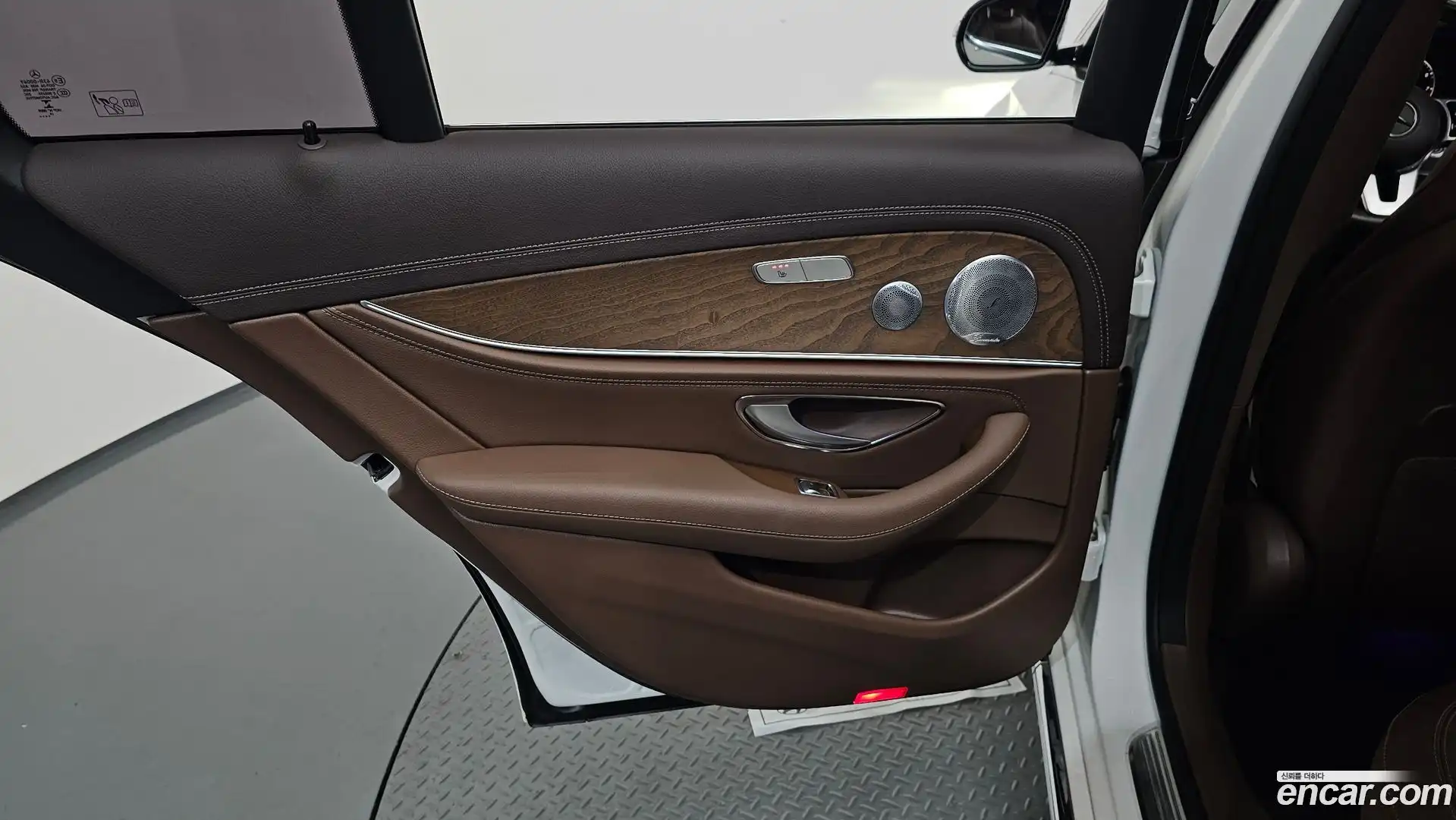 E-Class Mercedes-Benz 2020.3-INNER-035