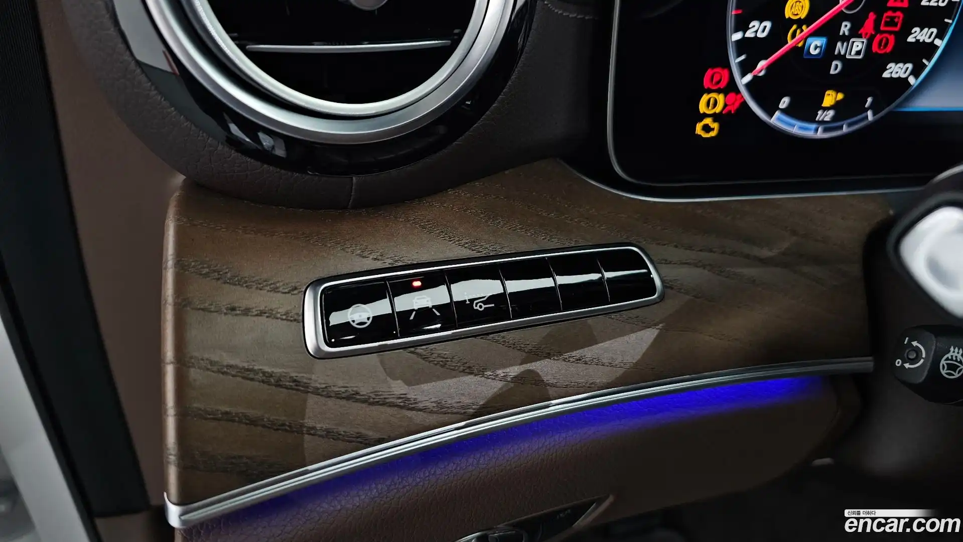 E-Class Mercedes-Benz 2020.3-OPTION-042