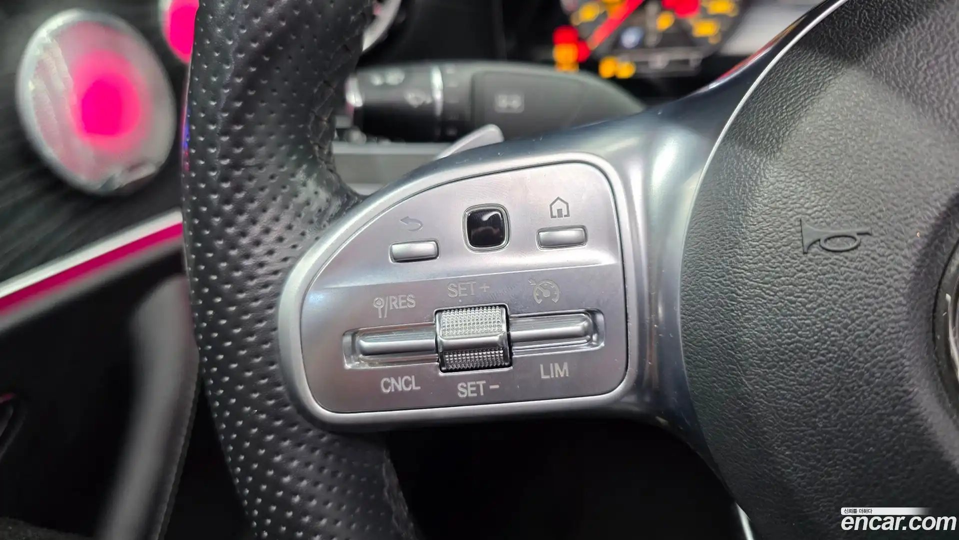 E-Class Mercedes-Benz 2019.1-OPTION-018