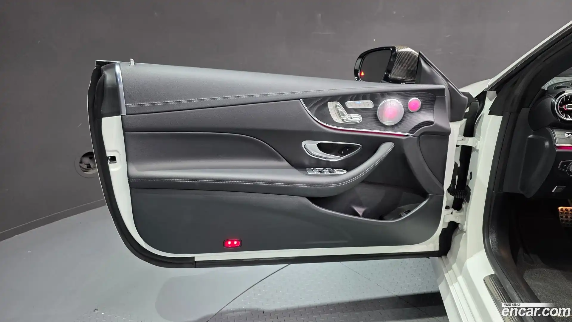 E-Class Mercedes-Benz 2019.1-INNER-035