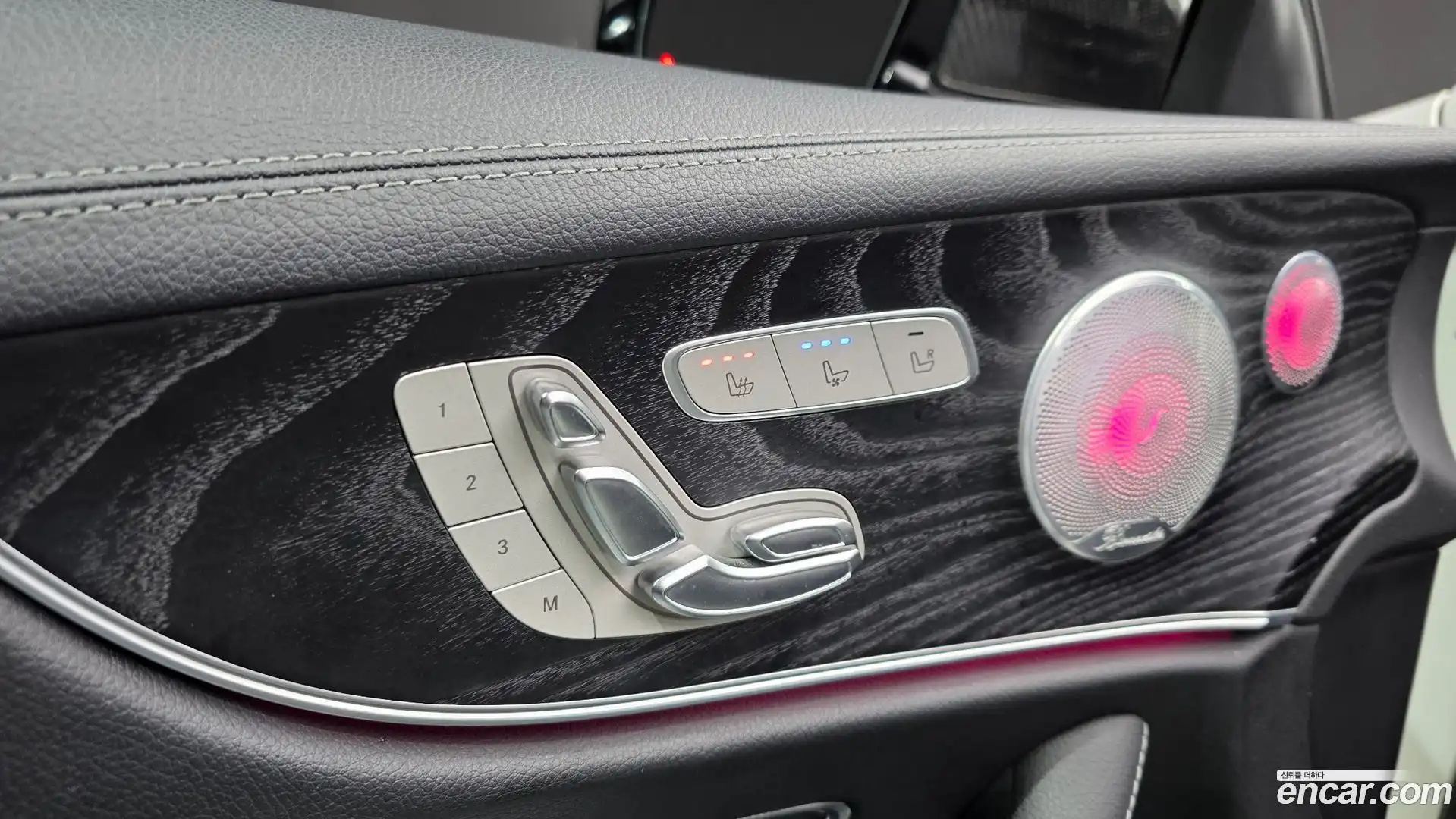 E-Class Mercedes-Benz 2019.1-OPTION-042