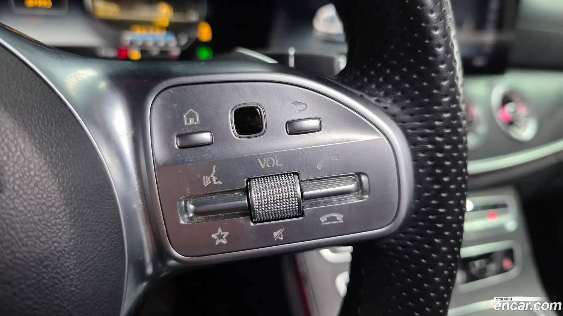 E-Class Mercedes-Benz 2019.1-OPTION-044