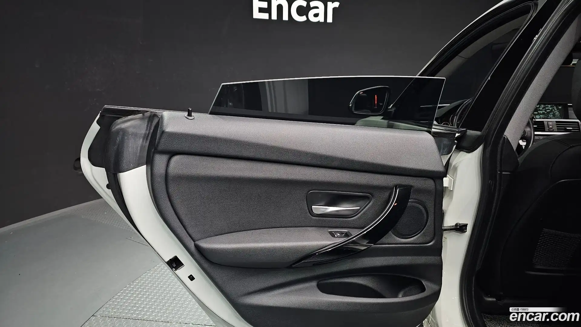 Gran Turismo BMW 2017.8-INNER-035