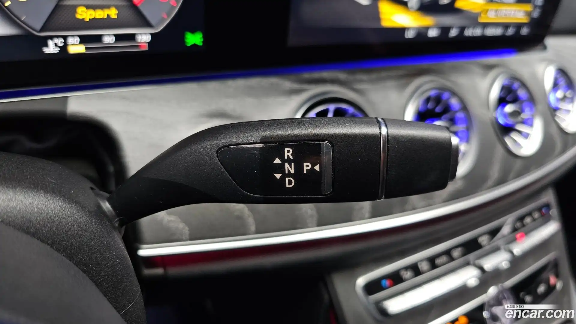 CLS-Class Mercedes-Benz 2019.8-INNER-009