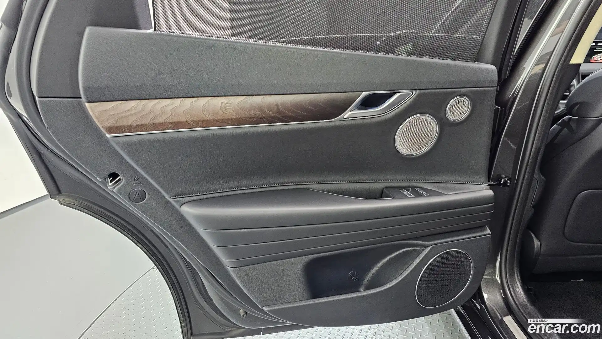 G80 Genesis 2021.8-INNER-035
