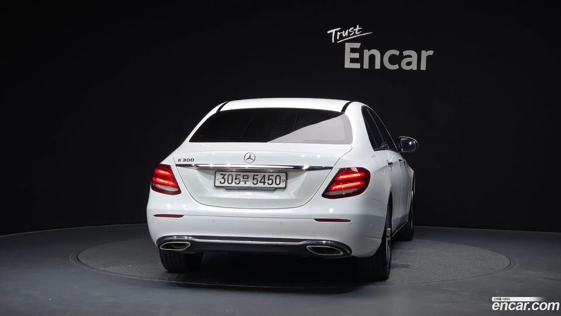 E-Class Mercedes-Benz 2019.0-OUTER-004