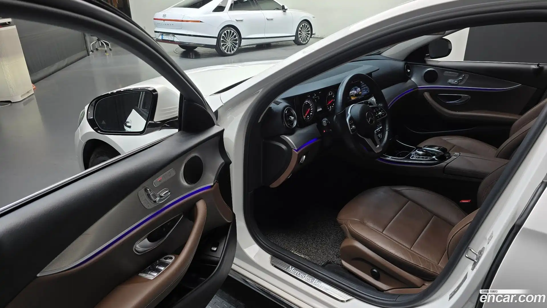 E-Class Mercedes-Benz 2019.0-INNER-010