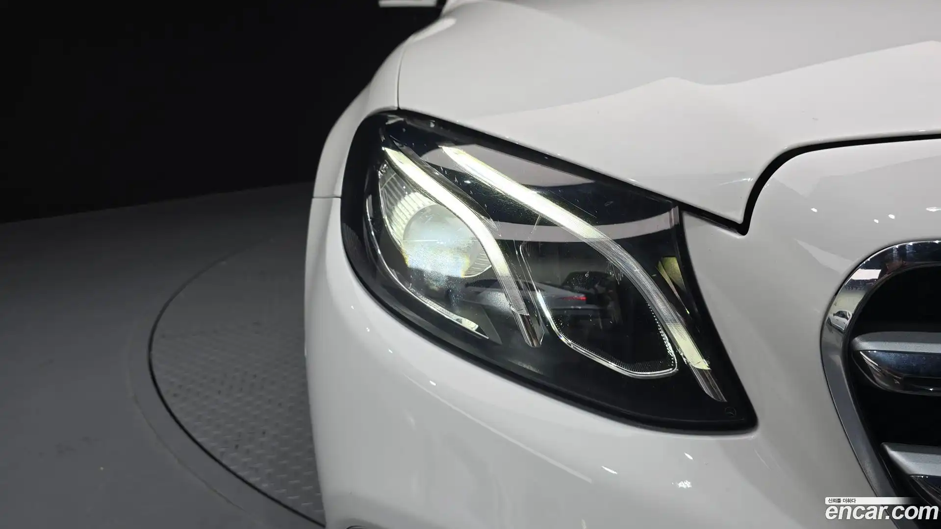 E-Class Mercedes-Benz 2019.0-OUTER-032