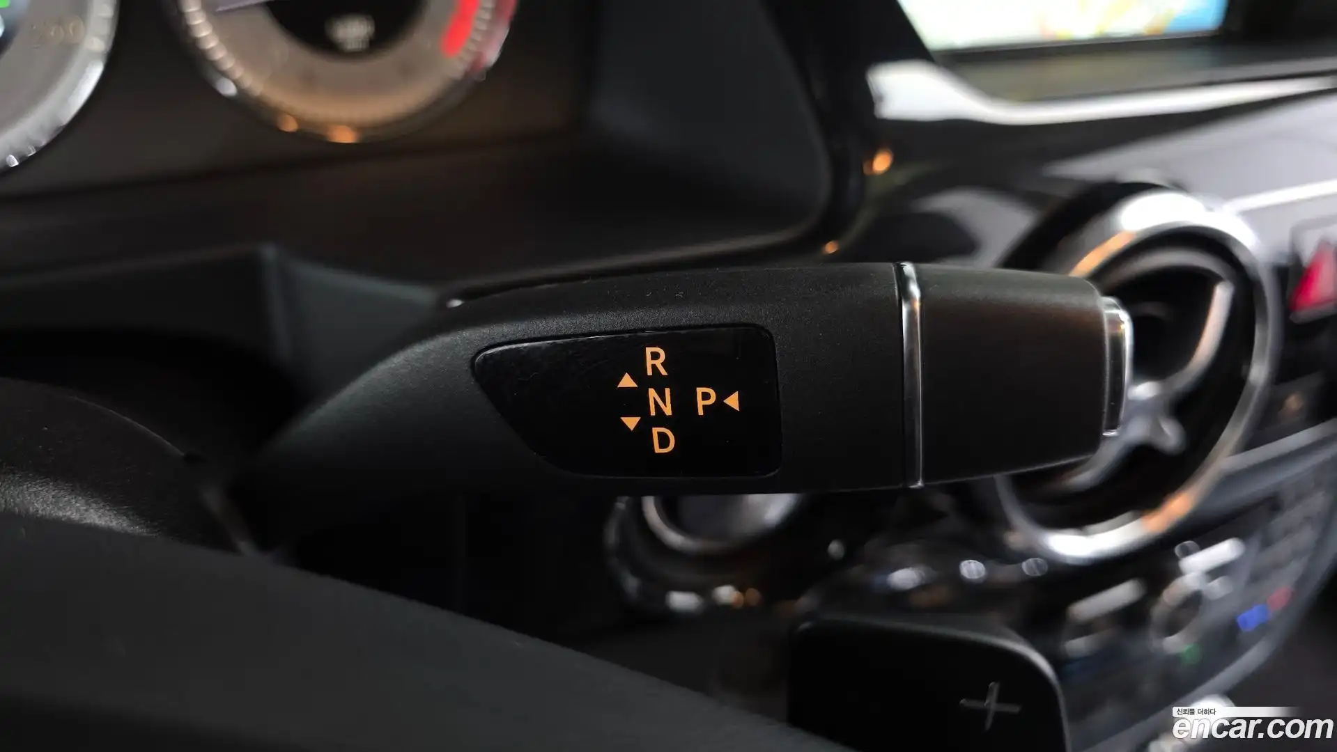 GLK-Class Mercedes-Benz 2014.7-INNER-009