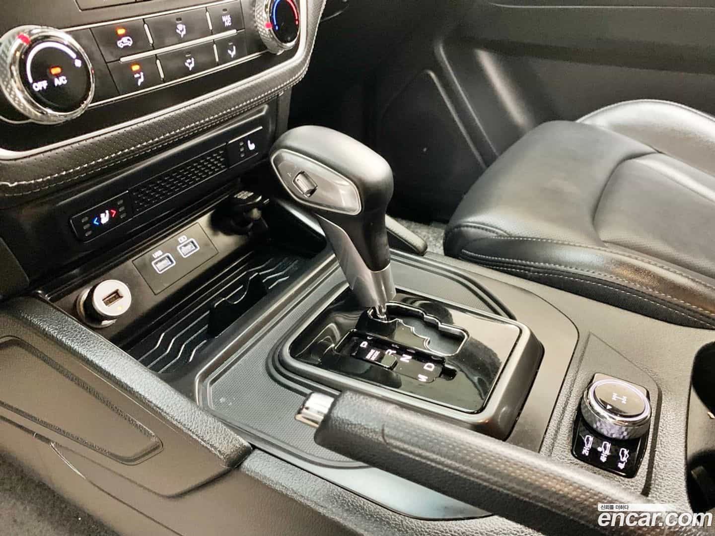 Rexton KG Mobility 2022.8-INNER-009