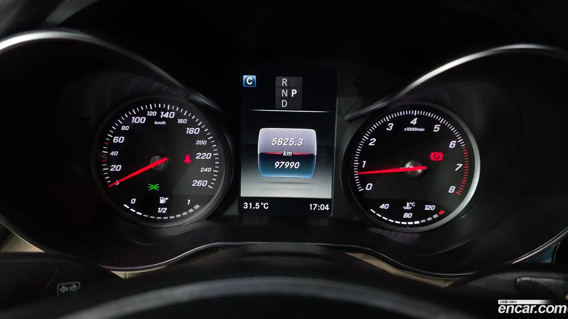 GLC-Class Mercedes-Benz 2019.4-INNER-008