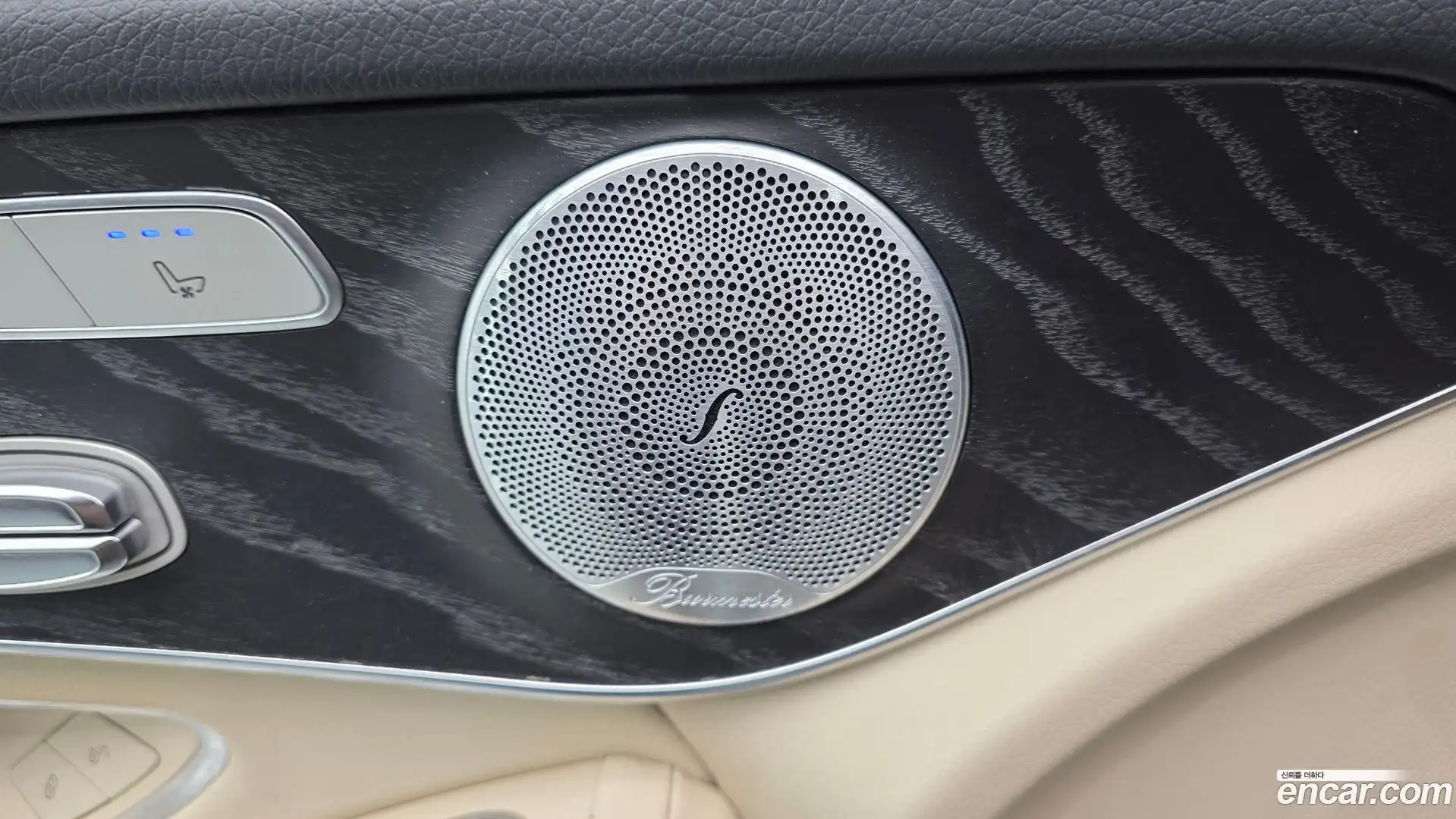 GLC-Class Mercedes-Benz 2019.4-OPTION-047