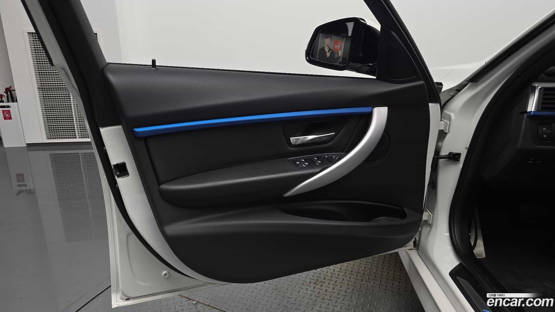 3-Series BMW 2017.10-INNER-034