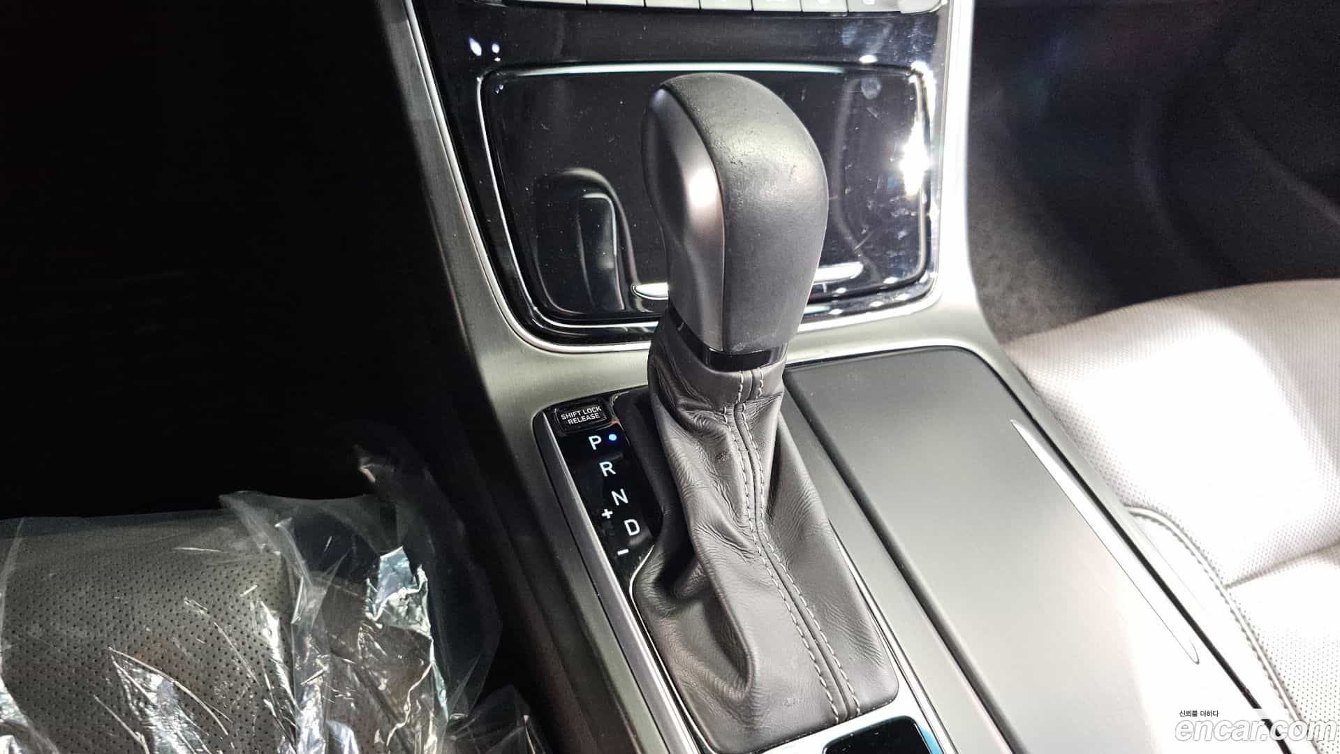 Grandeur Hyundai 2017.11-INNER-009