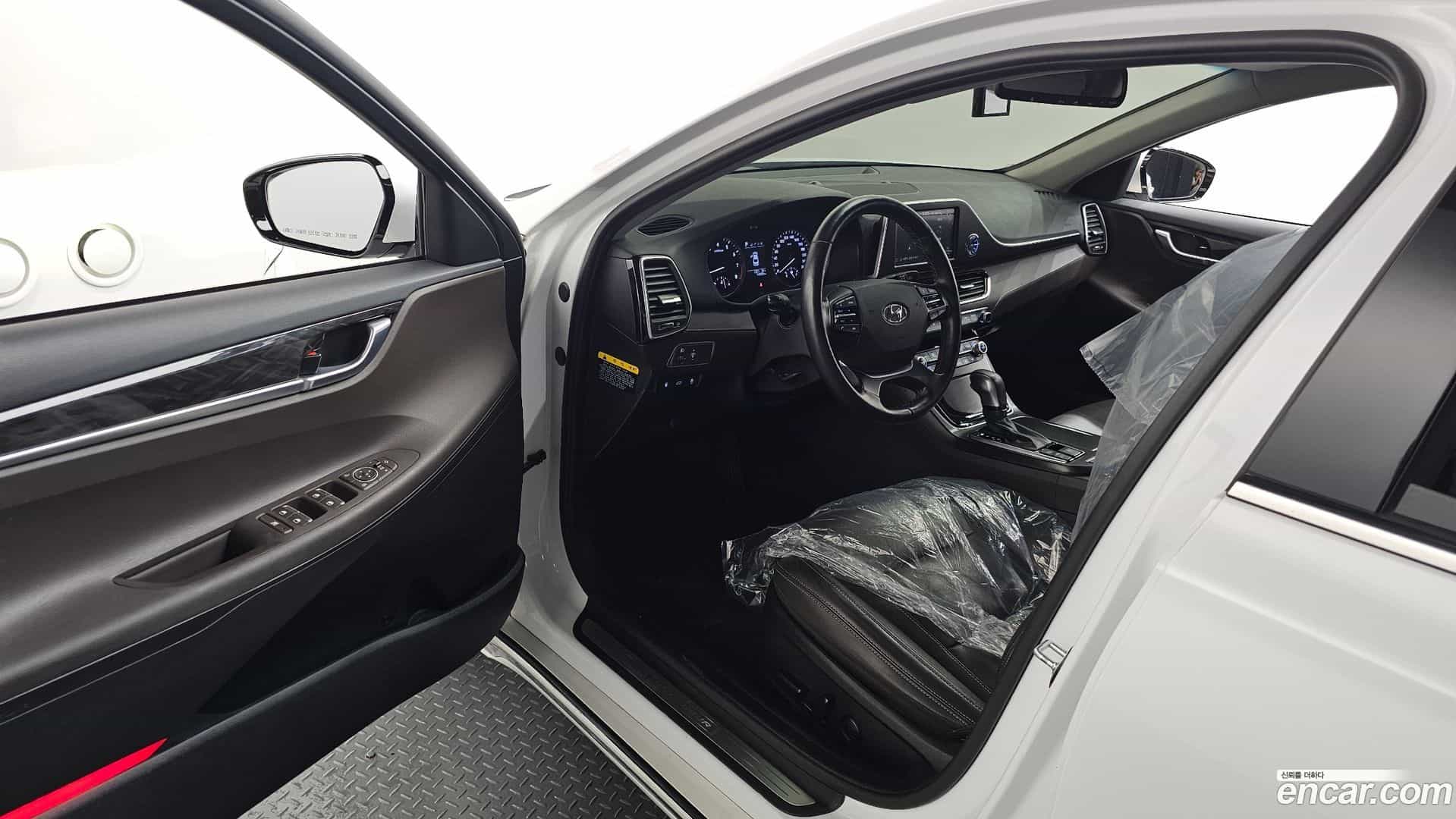 Grandeur Hyundai 2017.11-INNER-010