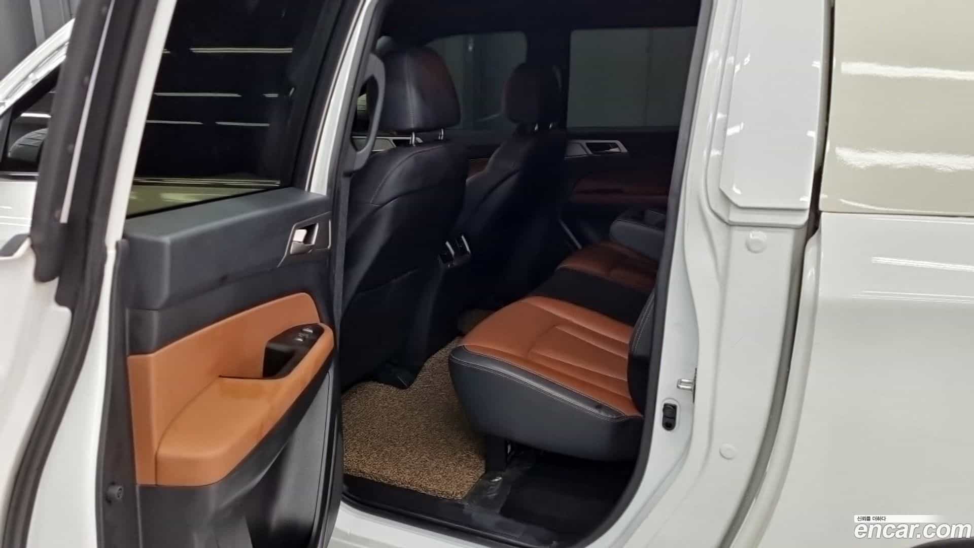 Rexton KG Mobility 2019.6-INNER-010