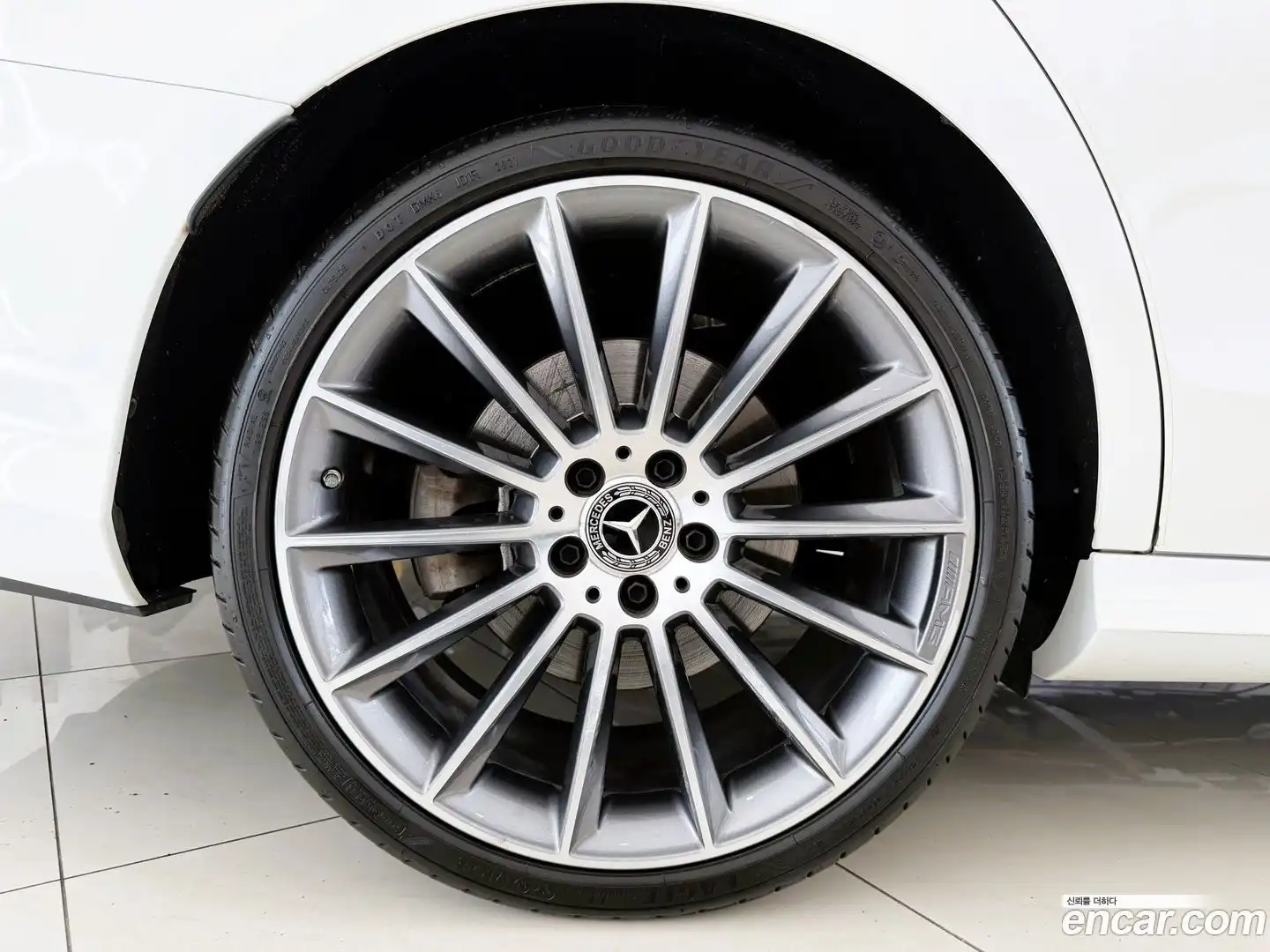 E-Class Mercedes-Benz 2021.11-OUTER-005