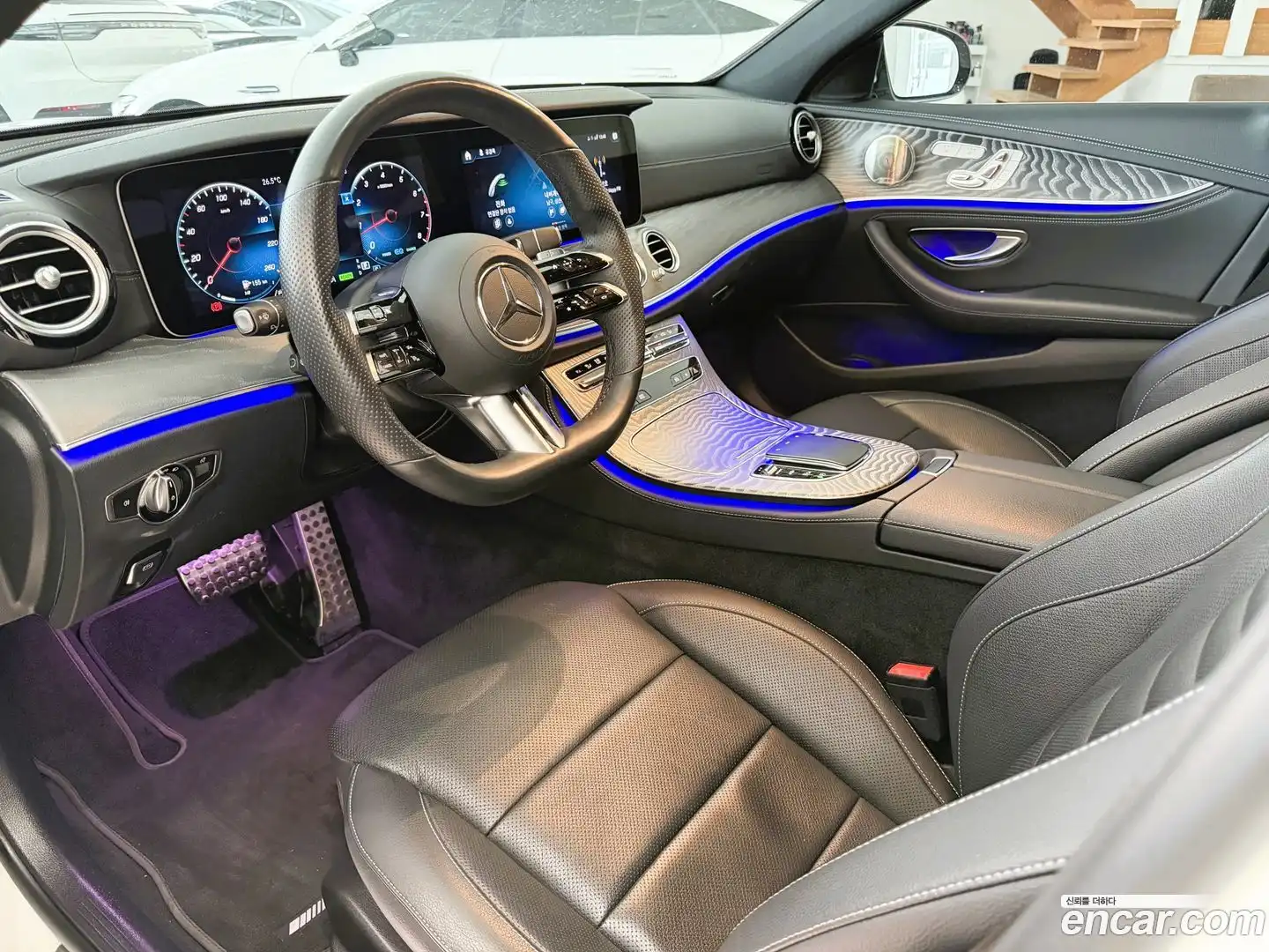 E-Class Mercedes-Benz 2021.11-INNER-010