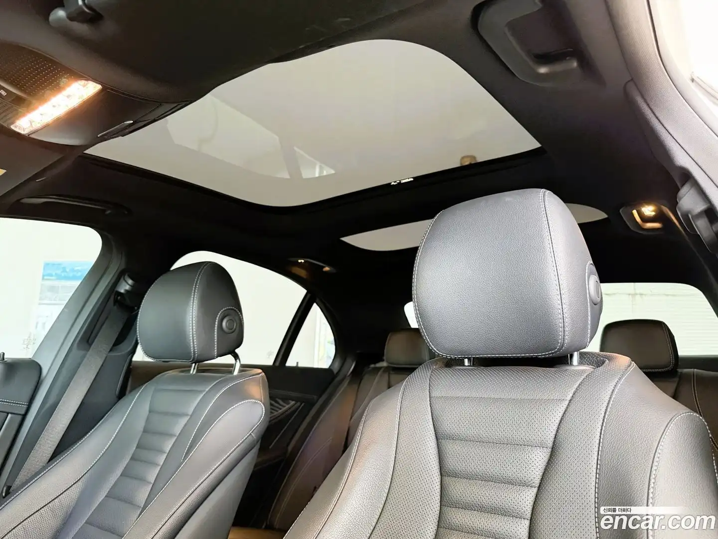 E-Class Mercedes-Benz 2021.11-OPTION-021