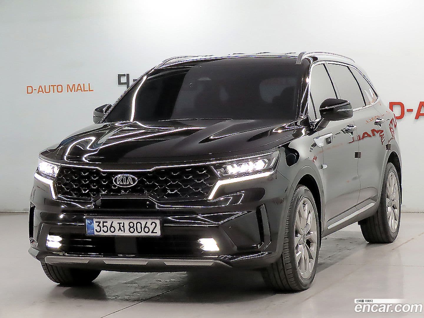 Main__Slider__Photo:Sorento Kia 2021.6-0